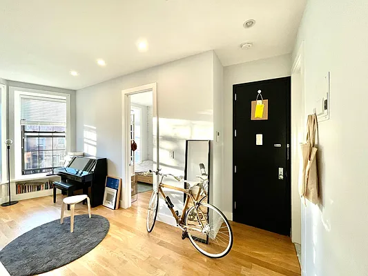 Rented by Pear NYC LLC | media 33