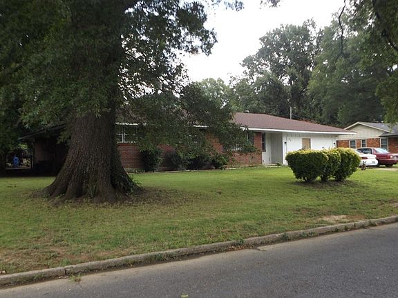 3rd image of 892 Richland Dr