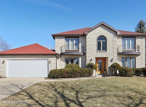 3rd image of 1612 Lakeview Dr