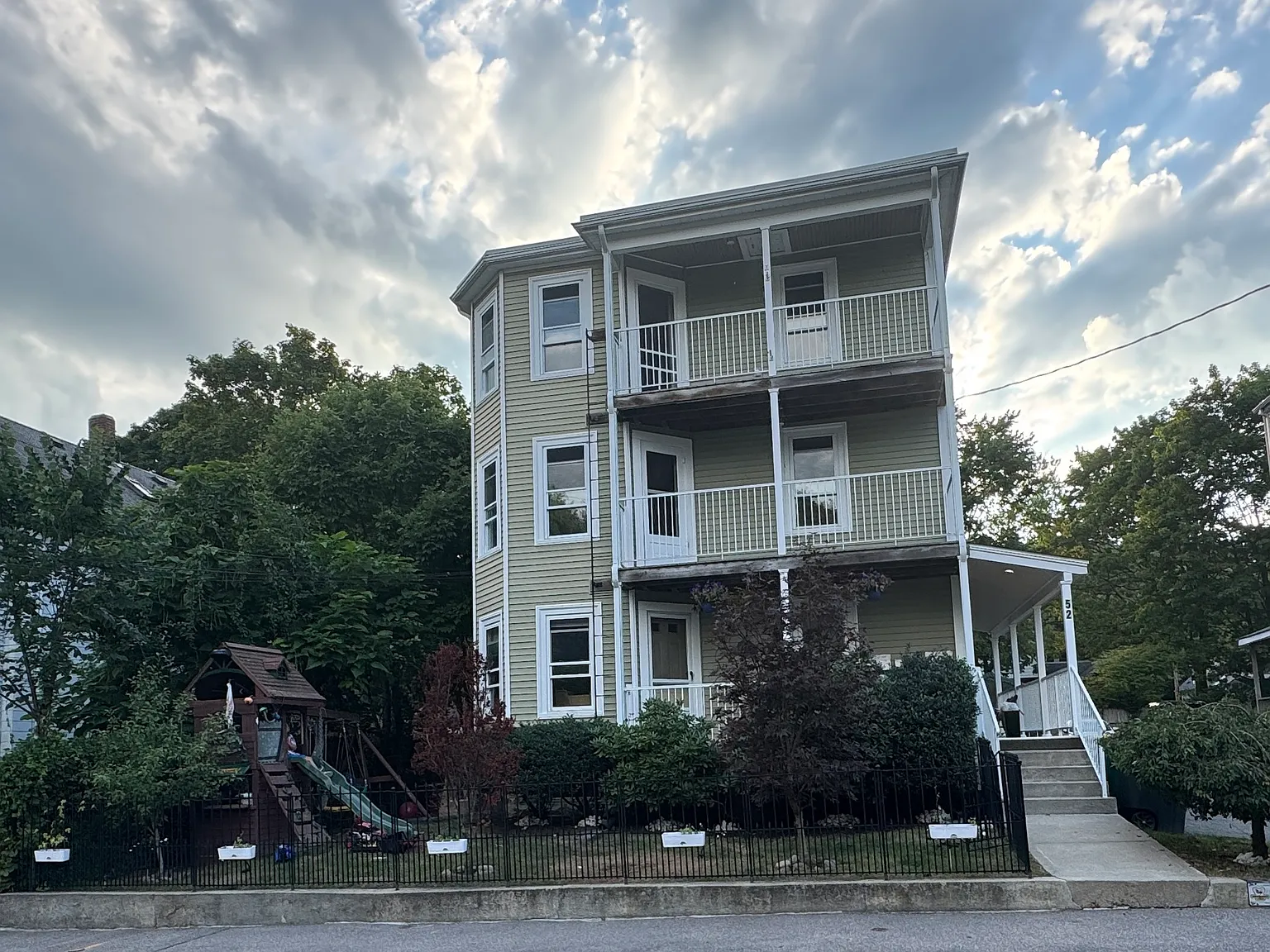 2 bed, 950 sqft, $2,400 — Photo 3