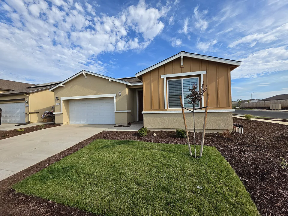 727 Skyler Ct