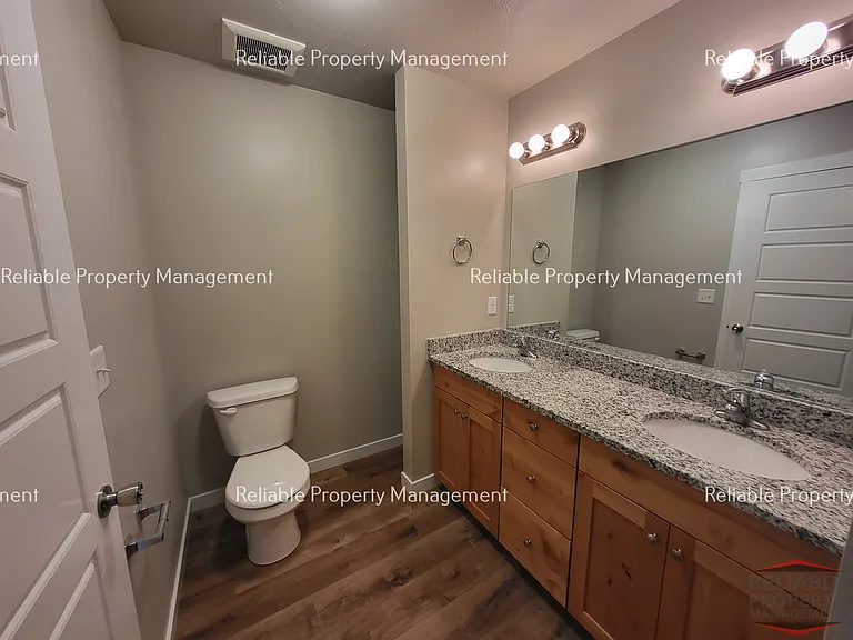 2015 Lawrence Ln #201 — Photo 11