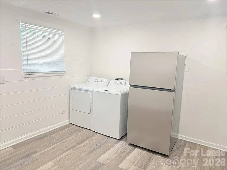 110 N Peterson St — Photo 6