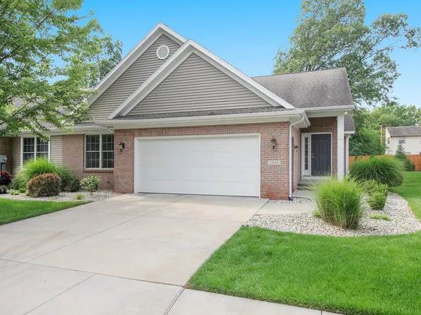 2000 Autumn Crest Ln, Kalamazoo, MI 49008
