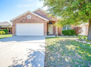 1113 Day Dream Dr, Fort Worth, TX 76114