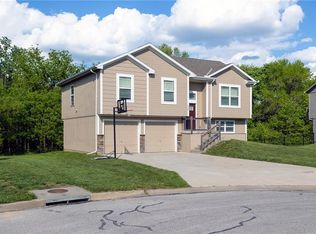 402 Timbercreek Dr, Belton, MO 64012