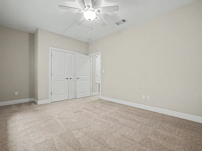 490 Soundview Ct — Photo 34