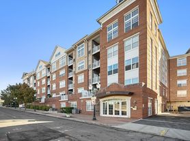 850 E Main St
