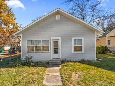 201 S Douglas St, Villa Grove, IL, 61956