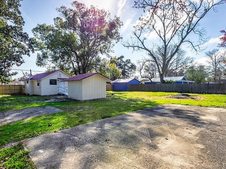 541 New Berlin Rd — Photo 3