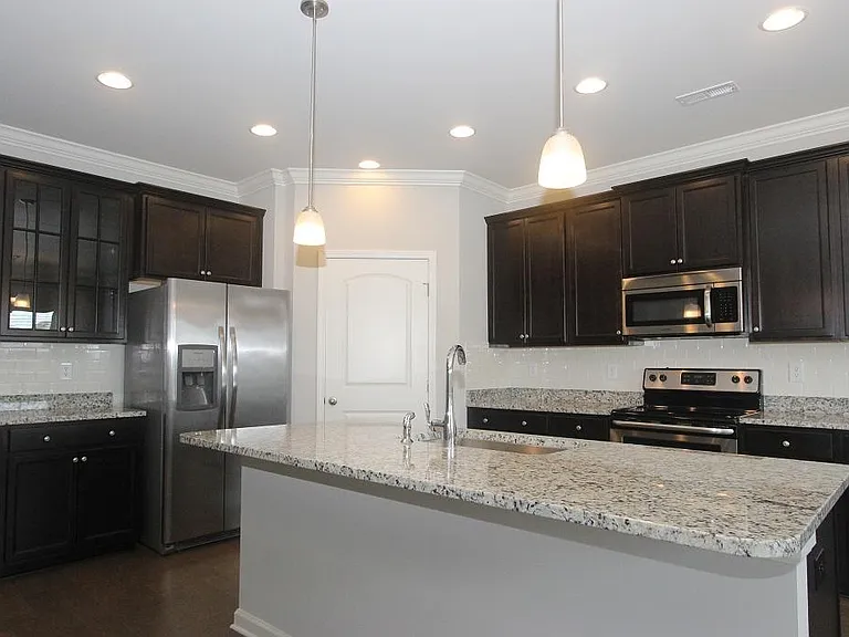 611 Willow Crest Ln SW — Photo 9