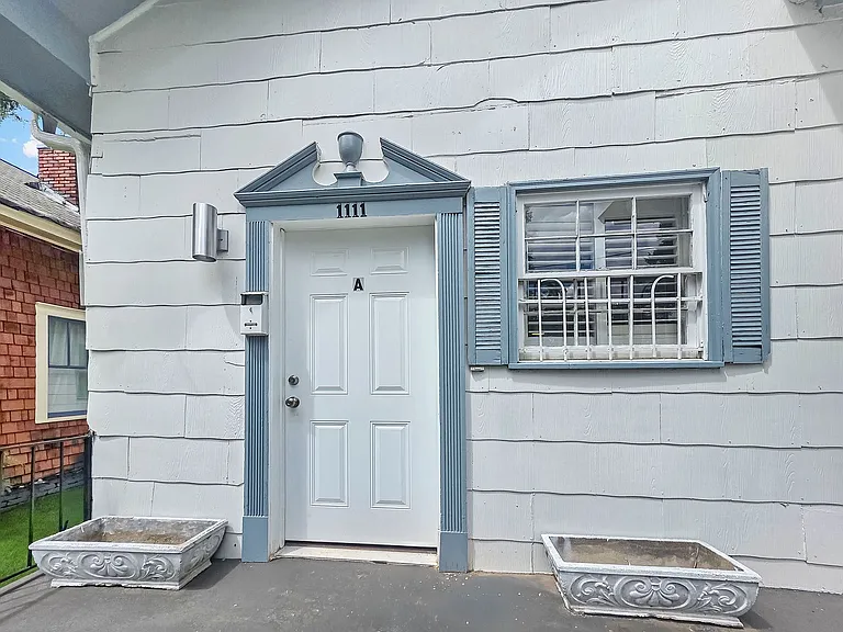 1111 Lawton Pl SW #A — Photo 5