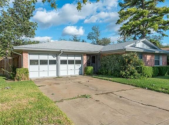 5th image of 404 Highland Park Dr
