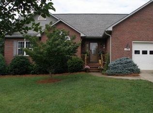 2531 Chandy St, Newton, NC 28658