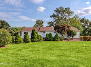 30 Pleasant Valley Rd, Morganville, NJ 07751