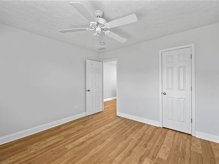 6616 Splashwater Dr — Photo 28