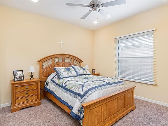 5th image of 621 E Thornhill Ave