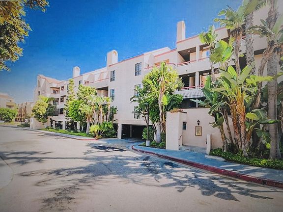 3rd image of 941 W Carson St APT 111