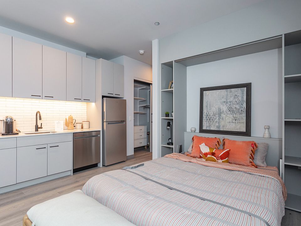 1st image of 2153 N Elston Ave #473