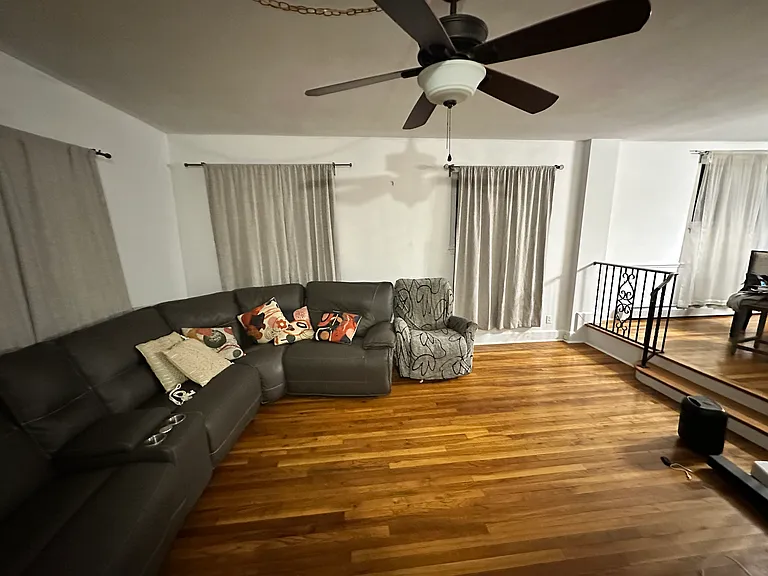 115 W 41st St — Photo 3