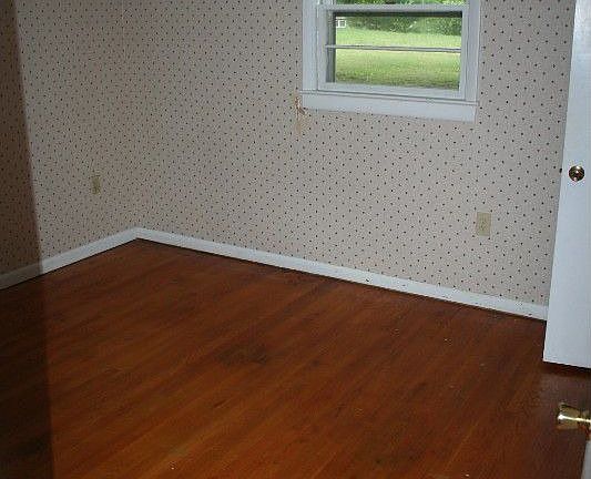 3rd image of 908 Forest Hill Dr