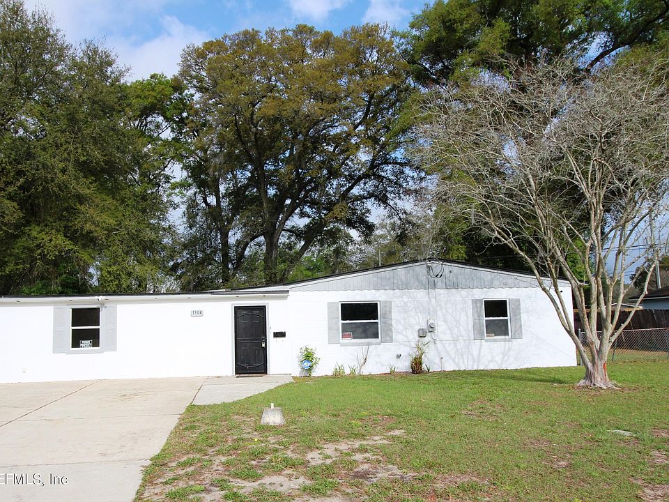 1st image of 1304 KING ARTHUR Road