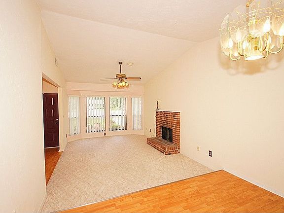 2nd image of 6025 NW 108th Pl