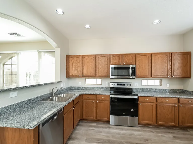 3674 E Stampede Dr — Photo 7