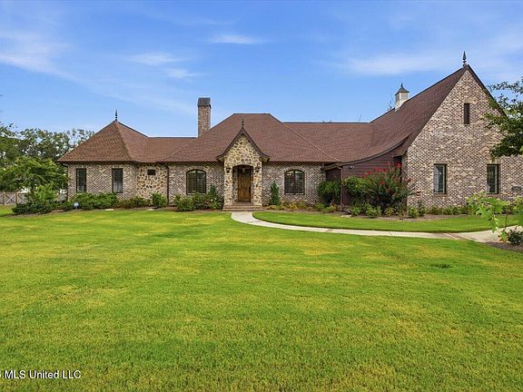 2nd image of 214 Ashworth Cir