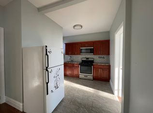45 E 26th St #3E, Bayonne, NJ 07002