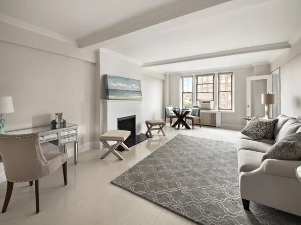 302 West 12th Street image 1 of 9