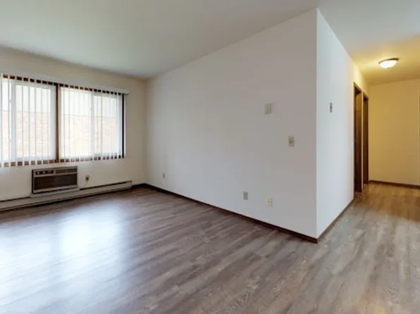 Richard Arms Apartments, 909 Richard Dr #5, Eau Claire, WI 54701