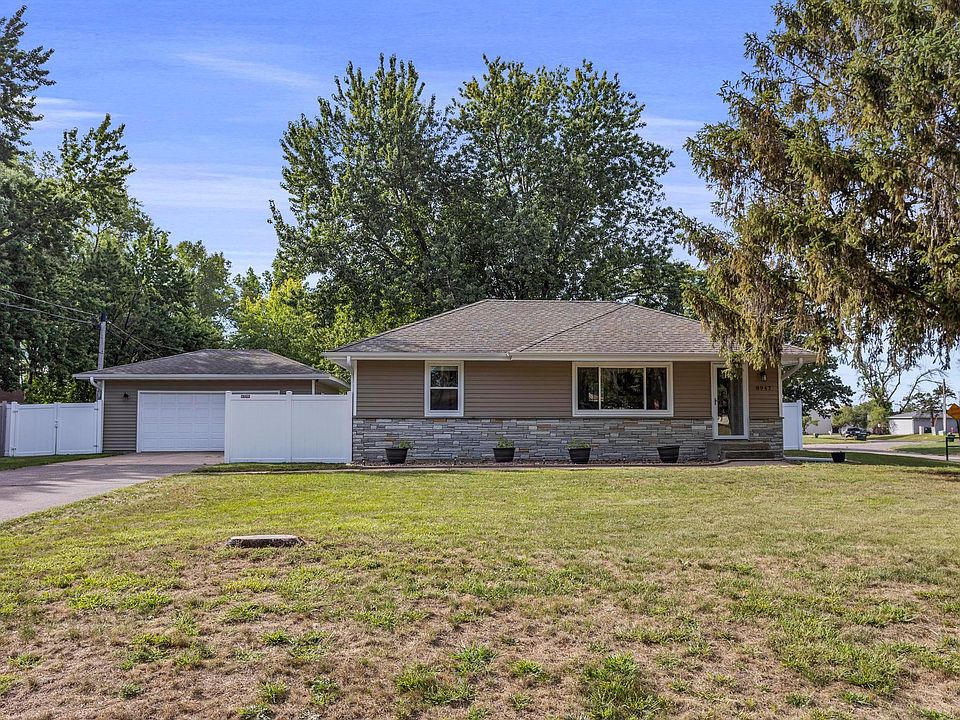 1st image of 8947 Terrace Rd NE