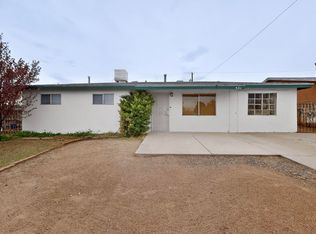 421 Bataan Dr SW, Albuquerque, NM 87121