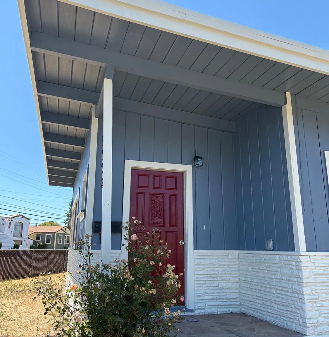 3 bed, 2.0 bath, 1286 sqft, $3,300 — Photo 1