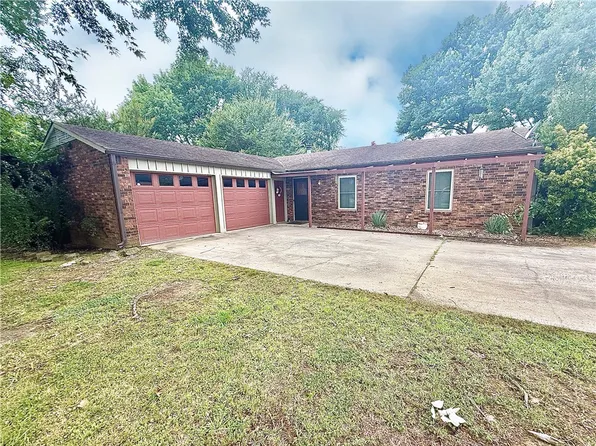1711 N University Dr, Russellville, AR 72801