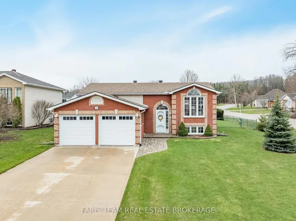 2 Sheffcote St, Penetanguishene, ON L9M 1W1