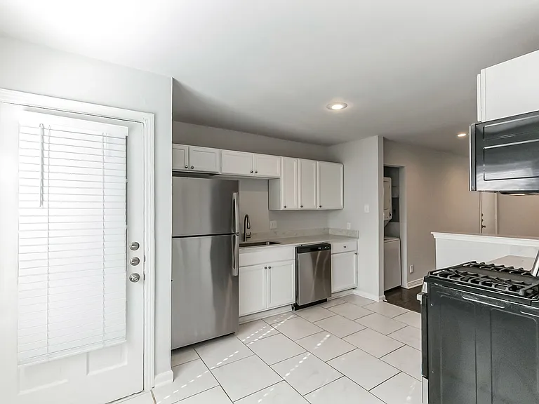 6202 Gaston Ave — Photo 19