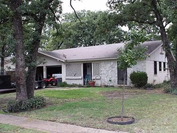 3rd image of 14609 Oakwood Ln