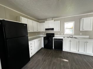 7026 Leaf Cir #62, Mount Morris, MI 48458