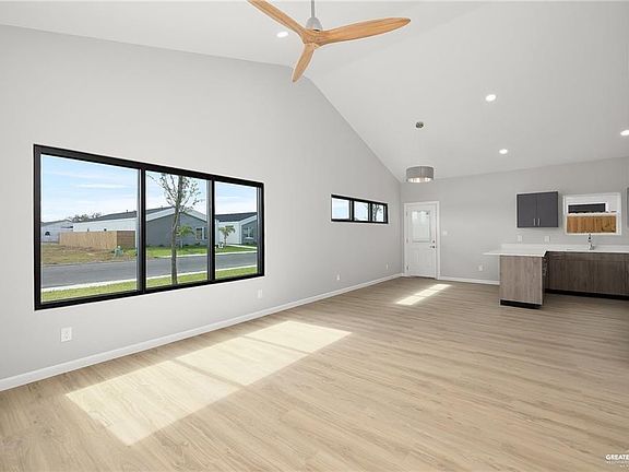 5th image of 2700 Mockingbird Rd #1