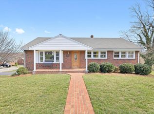 906 Glenmore Dr, Salem, VA 24153