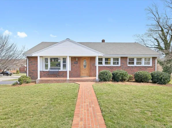 906 Glenmore Dr, Salem, VA 24153