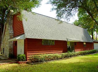 8 Briarwood Dr E, Conroe, TX 77301