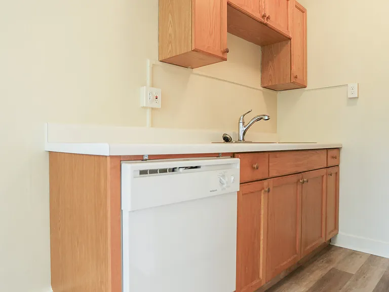 1101 W Roscoe St #20 — Photo 1