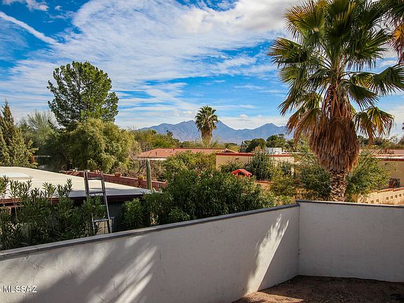 2nd image of 112 E Los Arcos