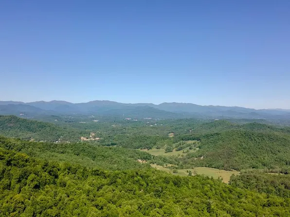 835 Hemlock Falls Rd, Franklin, NC 28734