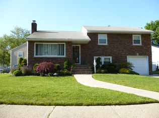 1077 Northgate Ct, Uniondale, NY 11553