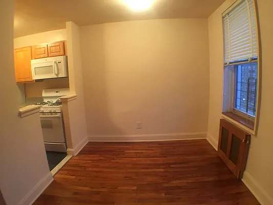 Rented by Kew Forest Realty Inc | media 2