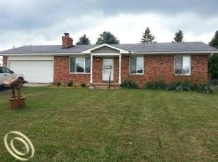 5221 Fowlerville Rd, Fowlerville, MI 48836